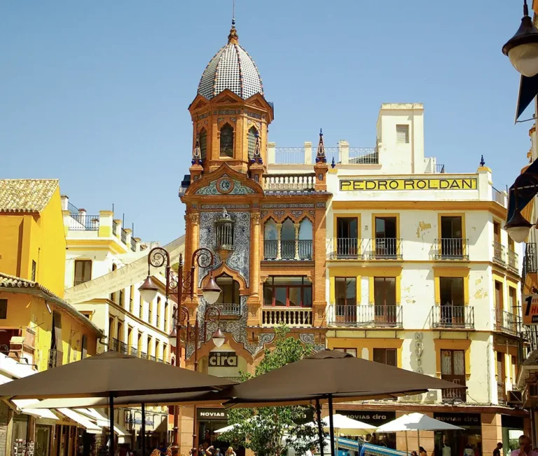 Easter Travel: A house in Seville